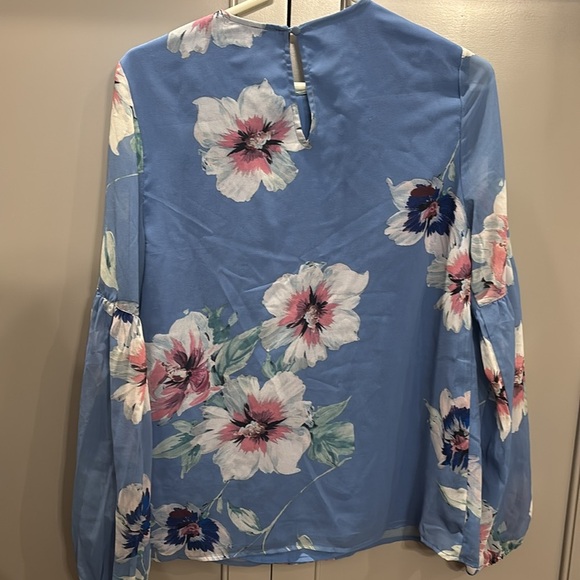 YUMI KIM- NWT retail $118
Executive Floral Print Top In Forget Me Not Blue sm - Picture 5 of 5